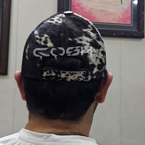 Gorra de béisbol de cuero con pelo de vaca blanco y negro |   Regalo del Rancho Occidental - Product Image 5
