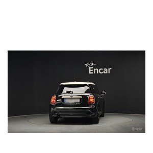 Mini Cooper 5 Puertas Edición Resolute Agosto 2022 65,842 km Volante a la Izquierda Emisión Euro V Asientos de Cuero Cámara Trasera - Product Image 4