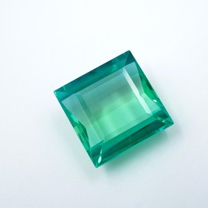 Saphir Paraiba cultivé en laboratoire, pierre précieuse 22,50 ct, facetté carré vert 15x15mm pour la fabrication de bijoux - Product Image 5