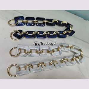 Premium Resin Chain Necklace Offset Handmade Lightweight Waterproof Trendy Statement Jewelry for Women Stylish Fashion - Product Image 3