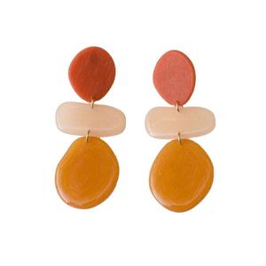 Boucles d'oreilles en résine artisanales pour femmes, élégantes et tendance, idéales pour les soirées et les fêtes - Product Image 5