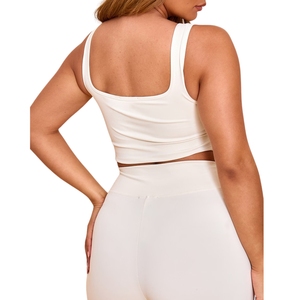 ชุดออกกำลังกายผู้หญิงคุณภาพสูงแบบขายส่ง ชุดกีฬาบราพร้อมกางเกงขาสั้นเอวสูงสำหรับออกกำลังกายและฟิตเนส - Product Image 4