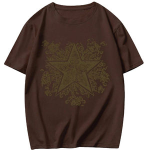 Camiseta de Manga Corta para Hombre, Color Marrón, con Estampado Geométrico de Estrella Dorada, Cuello Redondo, Corte Regular, Diseño Estampado - Product Image 1