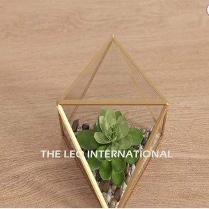 3-Compartment Terrarium Holder Vintage Style Iron And Glass Organizer Golden Frame For Flower Decoration Glass Vases - Product Image 6