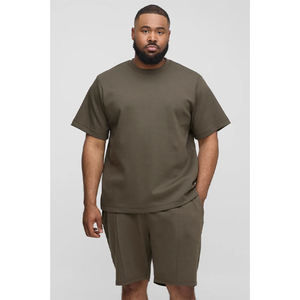 Conjunto de dos piezas de camiseta y pantalones cortos con estampado gráfico personalizado para hombre, ropa de verano, conjunto de camiseta y pantalones cortos con estampado en relieve para hombre - Product Image 4