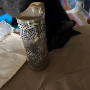 Chope à bière artisanale vintage en corne de buffle, authentique mug de Viking, tasse en corne médiévale portable et étanche pour les fêtes - Product Image 2