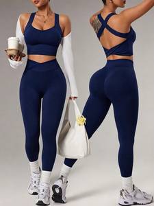 Conjunto de yoga sin costuras para mujer con sujetador deportivo y leggings de cintura alta, ropa deportiva suave y elástica para fitness y entrenamiento. - Product Image 1