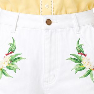 Shorts en jean taille haute pour femme, personnalisés, brodés de fleurs blanches, décontractés, en coton extensible, pour l'été, avec logo personnalisé - Product Image 5