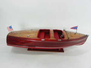 Maqueta de Velero de Madera Hecha a Mano CHRIS CRAFT BARREL BACK 1940, Temática Oceánica, Pieza de Arte Coleccionable Antigua para Mesa - Product Image 3