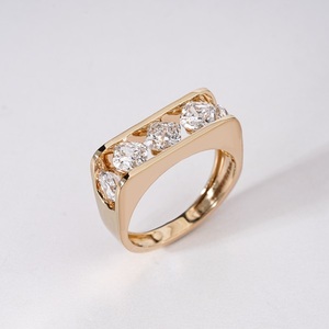 แหวนเพชรทรงคุชชั่นทำมือ เพชรเลี้ยงในห้องปฏิบัติการ ทอง 14K เครื่องประดับชั้นดีสำหรับทุกเพศ ผู้จำหน่ายแหวนหมั้นและแหวนแต่งงาน - Product Image 4