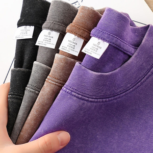 เสื้อยืดผู้ชายทรงปกติแบบสบายๆ ผ้าฝ้ายถัก 100% ลายตัวอักษร ดีไซน์เรียบง่าย ล้างสีแบบแอซิด พิมพ์ลายดิจิตอล ขายส่ง - Product Image 2