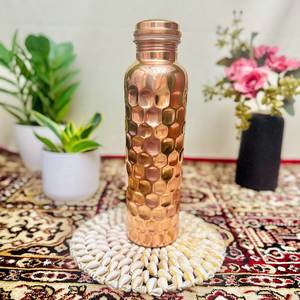 Botella de cobre diseñada para una atractiva visibilidad en el estante que ayuda a los comerciantes a aumentar el atractivo del producto y la atención del cliente. - Product Image 1