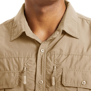 Camisa de trabajo premium con botones que ofrece comodidad suave, tela duradera y estilo profesional para diversas actividades en el lugar de trabajo. - Product Image 4