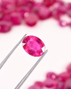 Lot de cabochons chauffés en rubis taille émeraude facettée – Pierres précieuses de rubis rouge en vrac pour la fabrication de bijoux en gros - Product Image 3