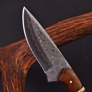 Cuchillo de caza hecho a mano con espiga completa, hoja de acero de Damasco, mango de madera con funda para supervivencia al aire libre y camping - Product Image 4
