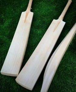 Bate de Críquet Clásico de Madera de Sauce Inglés, 50 mm de Grosor, Ambidiestro, Bate de Entrenamiento Duradero de 2.6 lb, Cosido a Mano, Ecológico - Product Image 4