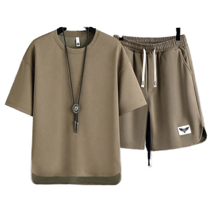 ชุดเสื้อยืดและกางเกงขาสั้นลำลองผู้ชายสไตล์มินิมอลสีพื้นสำหรับฤดูร้อน ชุดสองชิ้นสไตล์สตรีทแวร์ - Product Image 2
