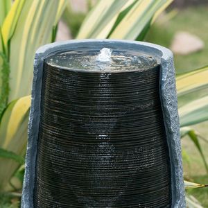 Fontaine d'eau en polyrésine 17x17x26 cm pour intérieur/extérieur, design moderne unique avec urne brisée dynamique et élégante, élément lumineux pour jardin - Product Image 4
