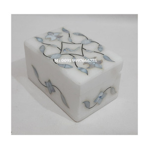 Caja de Joyería Rectangular de Mármol Blanco Natural con Incrustaciones de Nácar y Diseño Floral Hecho a Mano, Ideal para Regalos - Product Image 5