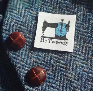 Etiqueta tejida para ropa con logotipo de marca personalizado, sin pedido mínimo, plegable en el extremo, cortada para plegar - Product Image 5