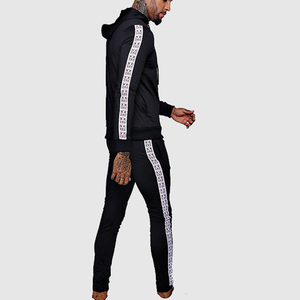 Ensemble de survêtement unisexe noir à capuche avec cordon de serrage, imprimé décontracté, respirant, en polyester écologique, coupe classique - Product Image 2
