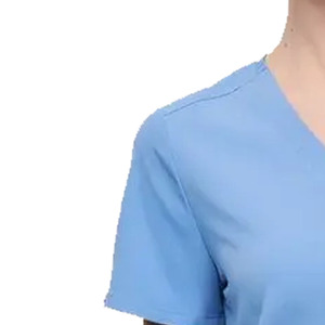 เสื้อสครับคอวีแขนสั้นสีฟ้าอ่อนสำหรับผู้หญิง มีกระเป๋าหน้าอก ชุดยูนิฟอร์มพยาบาลโรงพยาบาล - Product Image 3