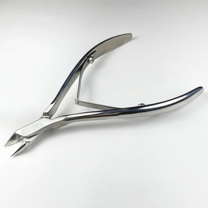 Coupe-ongles personnalisés en acier inoxydable, légers et de précision, pour la vente en gros B2B sur le marché mondial, export. - Product Image 1