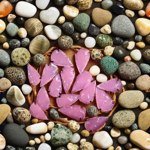 Venta al por mayor de puntas de flecha de ágata rosa de 2 pulgadas, artesanías de piedra semipreciosa para estilo Feng Shui, joyería hecha a mano, recuerdo de piedras preciosas - Product Image 3