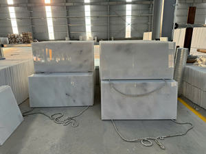 หินอ่อนธรรมชาติเวียดนามสำหรับบุผนังบันได ดีไซน์ทันสมัย ทนทาน กันน้ำ เหมาะสำหรับวิลล่า โรงแรม อพาร์ตเมนต์ (ใช้ภายนอกอาคาร) - Product Image 6