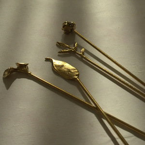 Juego de 6 agitadores de acero inoxidable con revestimiento de latón, agitadores de cóctel Juniper Brass - Product Image 2