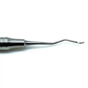 Curettes dentaires manuelles pour curettage chirurgical et débridement, en plastique et acier, par Blush Surgical - Product Image 3