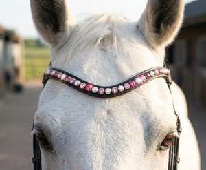 Cómoda Diadema de Cuero de Lujo con Incrustaciones de Cristal en Forma de Corazón, Personalizable con Logotipo, Diadema Internacional Premium con Pedrería para Caballos - Product Image 3