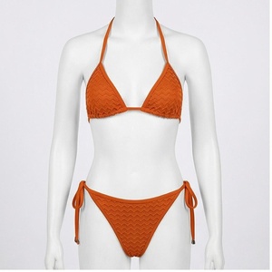 Conjunto de Bikini Texturizado Naranja para Mujer, Top Halter con Lazos Laterales, Braguita de Spandex y Poliéster, Traje de Baño - Product Image 1