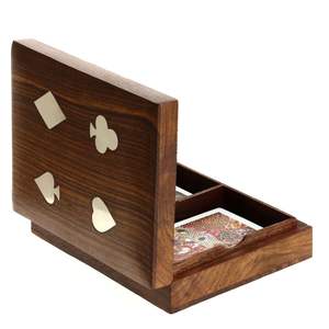 Caja de Almacenamiento Decorativa de Madera para Organizar y Exhibir Naipes - Product Image 1