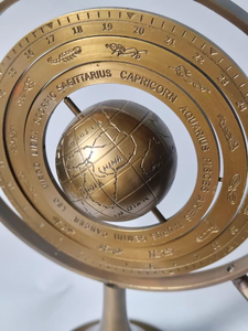 Sphère armillaire en laiton avec aiguille de sundial, astrolabe vintage, décoration de table - Product Image 3