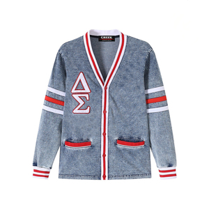 Cardigan en acrylique gris tricoté pour femme, col en V, style universitaire, manches longues, broderie grecque, motif lettres DST, pour sororité Delta - Product Image 1