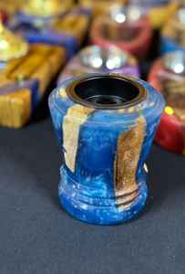 Brûleur d'encens traditionnel en bois et résine, conçu pour les arômes arabes, élégant pour la décoration intérieure et les célébrations nocturnes du Ramadan - Product Image 3