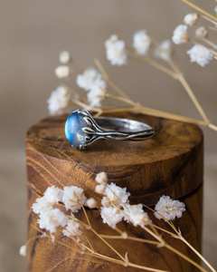 Bague de fiançailles en labradorite Anuu en argent sterling, design vintage inspiré de la nature, feuille, branche, certifiée IGI, bleu naturel - Product Image 6