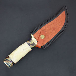 Couteaux de chasse fabriqués avec une construction en acier robuste et un étui pratique pour un transport quotidien lors de vos sorties en plein air - Product Image 5