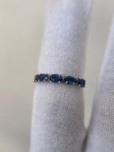 Anillo de zafiro natural con corte ovalado, cinco piedras de zafiro, anillo de compromiso, joyería de zafiro azul para ella - Product Image 4