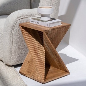 Table d'appoint en bois torsadé Vandana Sierra Falcon, design moderne sculpté en bois massif - Product Image 4