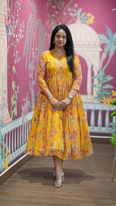 Robe longue en mousseline Alfino au design unique pour femmes et jeunes filles, idéale pour les voyages et les sorties décontractées – Nouvelle collection en promotion - Product Image 5