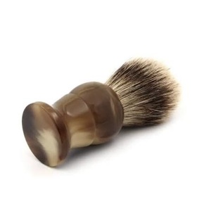 Brocha de Afeitar Redonda Hecha a Mano con Cuerno de Búfalo Ecológico de ILAHI con Mango de Cuerno y Pelo Natural, de Uttar Pradesh, para Personalización de Halloween - Product Image 5