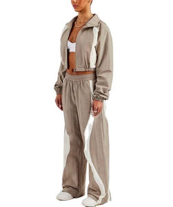 Ensemble survêtement coupe-vent personnalisé avec logo, 2 pièces, femme, léger, surdimensionné, uni, en nylon - Product Image 2