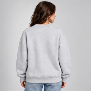 Sweat-shirt à col rond pour femme, couleur unie gris chiné clair, style universitaire, manches longues, logo personnalisé - Product Image 3