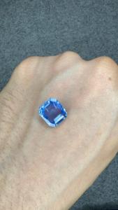 Saphir bleu naturel de 8,66 carats, taille octogonale, certifié bleu royal, pierre précieuse en vrac pour bijoux de créateurs - Product Image 4