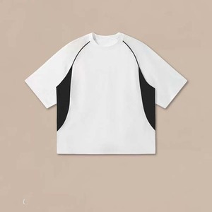 เสื้อยืดผู้ชายสีเทา แขนสั้น แห้งเร็ว สปอร์ต ทรงปกติ คอกลม ผ้าเจอร์ซีย์ พิมพ์ลายโลโก้ด้านหน้า - Product Image 4