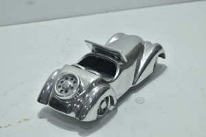 Modèle de voiture roadster vintage le plus vendu, en métal, avec une finition de qualité supérieure, idéal pour un cadeau et une exposition en salle d'exposition, à vendre - Product Image 5