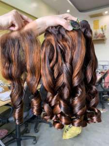 Extensions de cheveux naturels, trame simple, effet rebondissant, 100g par paquet, cheveux Remy et vierges, provenant d'usine vietnamienne, toutes les couleurs disponibles - Product Image 3