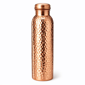 Botella de Cobre Auténtico Martillado, Hecha 100% de Cobre, Disponible en Capacidad de 950 ml, Ideal para Tiendas de Salud - Product Image 1